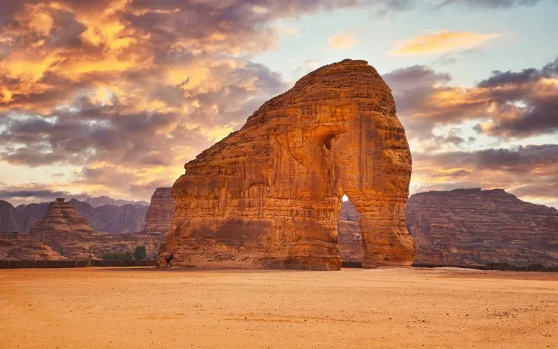 Jeddah and AlUla Tour: A Journey Through Time and Nature