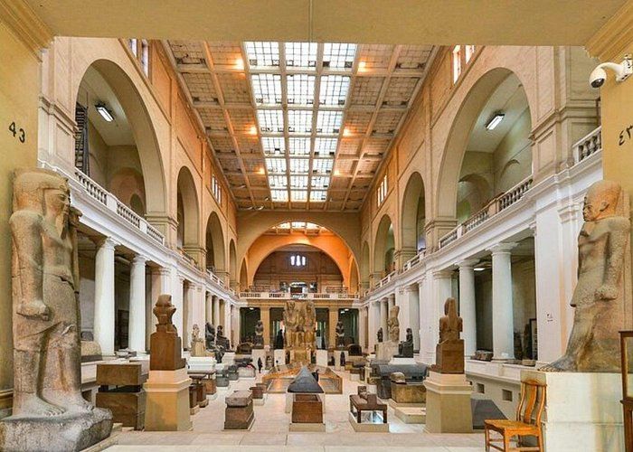 Trip to Giza Pyramids and Egyptian Museum